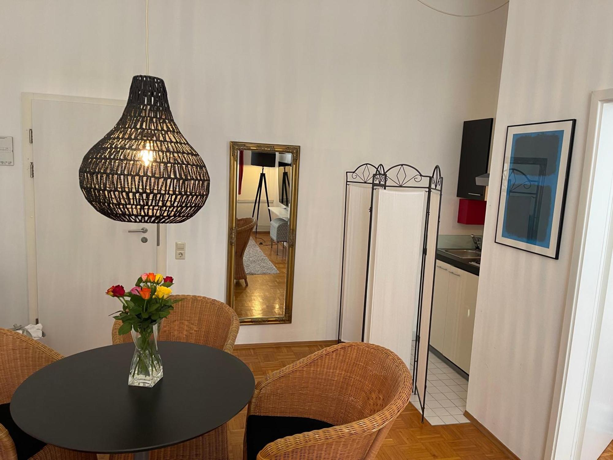 Whliving - Apartments & Studios In คอนสตานซ์ ภายนอก รูปภาพ