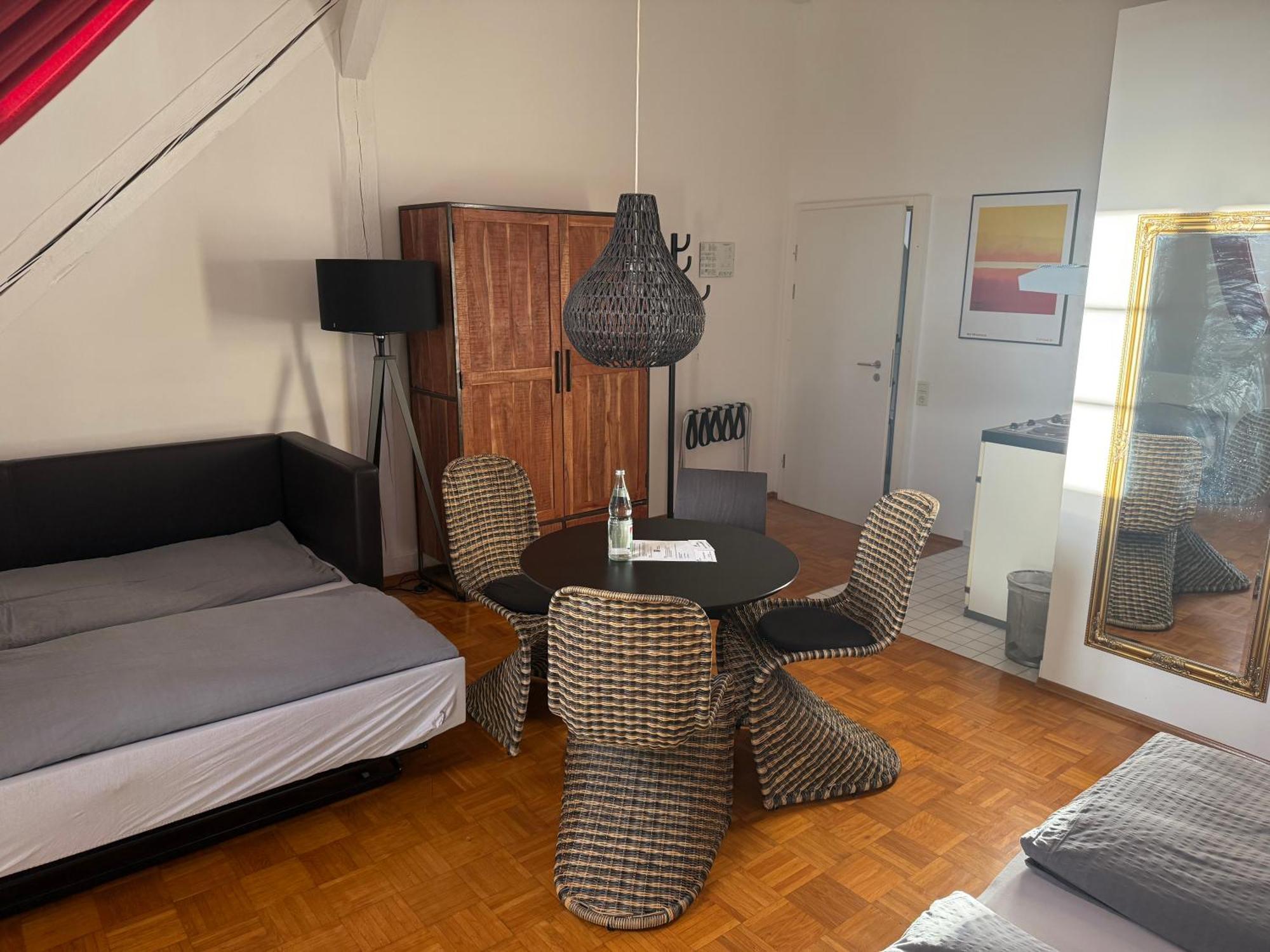 Whliving - Apartments & Studios In คอนสตานซ์ ภายนอก รูปภาพ